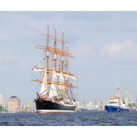 2550_8138 Russische Viermastbark Sedov vor Hamburg Neumuehlen. | 